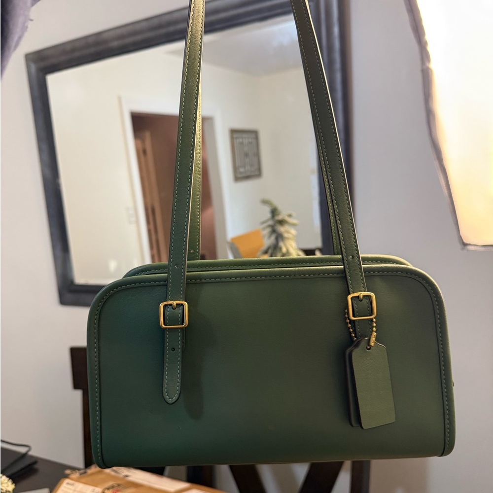 Coach Swing Zip - Picture 2 of 7